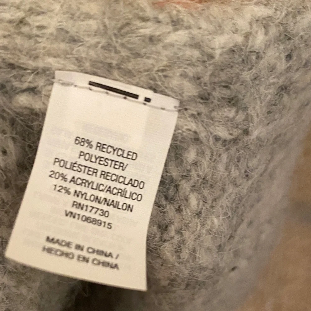 ❤️a new day Heather Gray Women's Crew Neck poncho